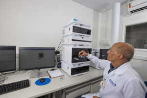 Com foco na segurança alimentar, Tecpar moderniza análises de alimentos