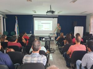 Veterinários recebem treinamento para identificar Influenza Aviária