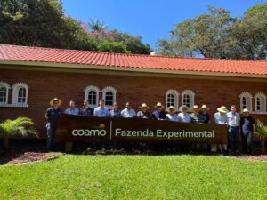 Coamo recebe visita de pesquisadores chineses especialistas em genética de soja