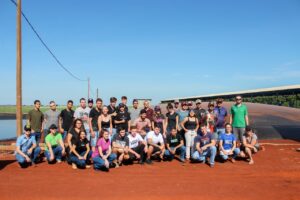 Acadêmicos da Faculdade UNIGUAÇU realizam visita técnica em Granja de Produção de Suínos