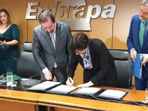 Itália e Brasil ampliam acordo de cooperação para modelo sustentável na agricultura