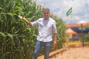 Prefeito de Cascavel é reeleito para vice-presidência de Agronegócio da FNP