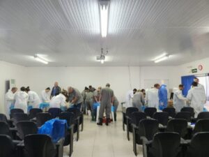 Profissionais recebem treinamento sobre Síndrome Respiratória de Aves