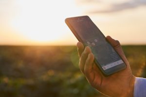 Plataforma multimarcas analisa dados de operações agrícolas e ajuda reduzir custos de produção