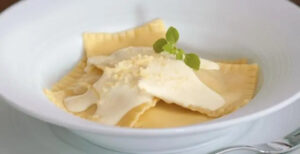 Ravioli de abóbora com gorgonzola