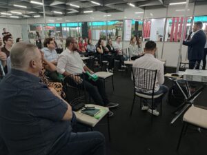 Oeste em desenvolvimento: com número inédito de vagas, indústria procura trabalhadores