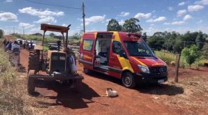 Tragédia no PR: mulher morre atropelada por trator em área rural