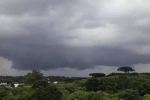 Pancadas de chuvas devem atingir o Paraná nesta quarta-feira