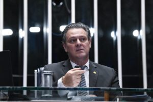 Para evitar encontro com Bolsonaro, ministro da agricultura não deve ir à Agrishow