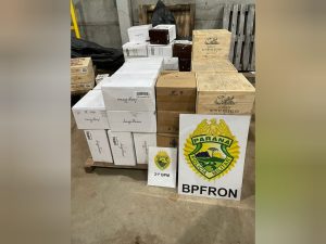 Polícia descobre depósito com mais de 2 mil garrafas de vinho trazidas da Argentina
