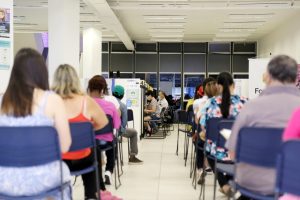 Mais de 13 mil vagas de emprego estão disponíveis no Paraná