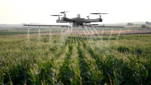 Após registro de acidentes com drones de pulverização e rede elétrica, Copel faz orientação para produtores