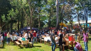 Maior churrasco do mundo tem milhares de costelões em comemoração ao Dia do Trabalhador