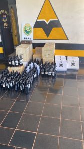 Homem é flagrado transportando 250 garrafas de vinho em Assis Chateaubriand