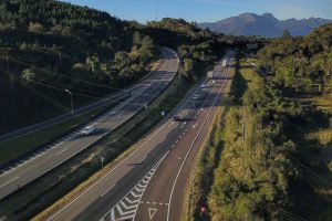 Leilão do primeiro lote do novo pacote de concessões de rodovias do Paraná já tem data marcada