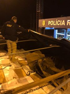 Quatro toneladas de camarão contrabandeadas são apreendidas pela polícia
