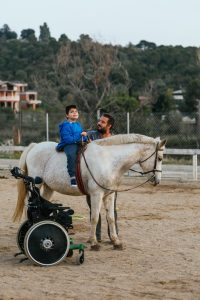Equoterapia como alternativa terapêutica no equilíbrio físico e mental