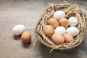 A cor do ovo de galinha altera a estrutura nutricional?