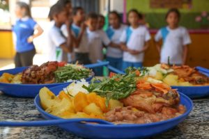 Alimentação 100% orgânica nas escolas avança no Paraná