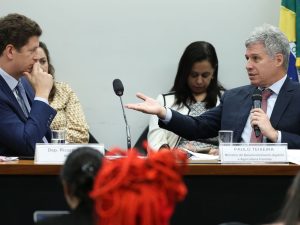 Ministro do Desenvolvimento Agrário é ouvido na CPI do MST