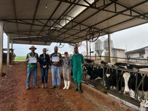 Adapar certifica propriedade como estabelecimento livre de Brucelose e Tuberculose