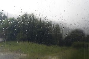 Tchau agosto. Setembro deve chegar trazendo chuva