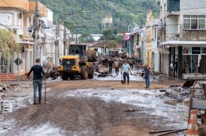 Com 46 mortes, busca por desaparecidos e reconstrução de cidades são prioridades no RS