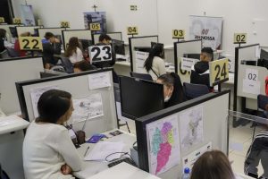 Mais de 14 mil vagas de emprego são ofertadas nesta semana no Paraná, a maior parte para indústria do agro