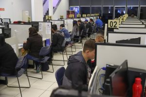Semana recheada de empregos: Cascavel tem quase mil vagas para auxiliar de produção