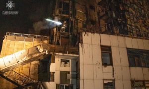 Novos bombardeios russos causam mortes e danificam armazenamentos de grãos na Ucrânia