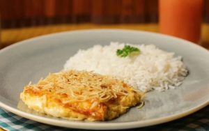 Aprenda a fazer um fricassê de frango fácil