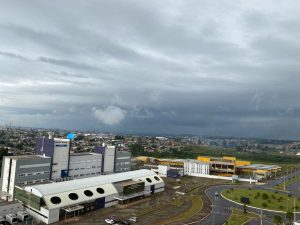Temporal deixa estragos em várias regiões do PR