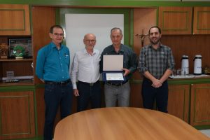 Muita história na cooperativa: funcionário da C.Vale completa 50 anos de dedicação