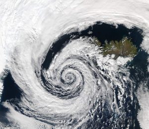 Em meio à frente fria, novo ciclone deve chegar ao Sul do Brasil