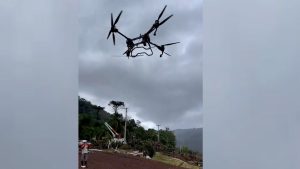 Drones agrícolas são usados para auxiliar no reestabelecimento da energia elétrica no RS