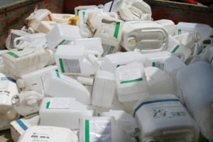 Empresas de defensivos terão que dispor unidade para coleta de embalagens