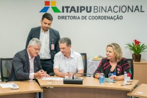 Itaipu assina acordo para produção de peixes no PR e MS