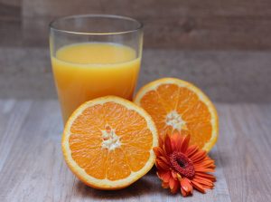 Cresce exportação do suco de laranja e país é líder mundial