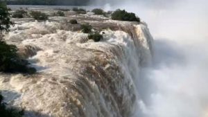 Vazão das Cataratas do Iguaçu está quatro vezes acima da média