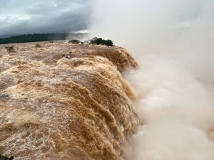 Depois de atingir recorde de vazão, volume das Cataratas do Iguaçu começa a diminuir