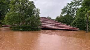 Rio Uruguai atinge telhados no Noroeste gaúcho