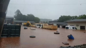 Dois Vizinhos: com 306 mm de chuva em 48h cidade está debaixo d’água