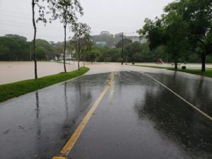 Muita chuva no PR: várias áreas de Curitiba enfrentam alagamentos