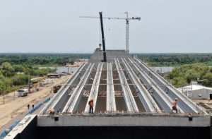 Ponte Bioceânica recebe vigas no lado paraguaio e deve ser concluída em 2025