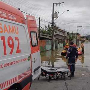 Saúde monta força-tarefa para atendimentos de catarinenses atingidos pelas cheias