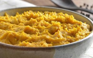 Purê de abóbora cabotiá com cominho e pimenta-do-reino
