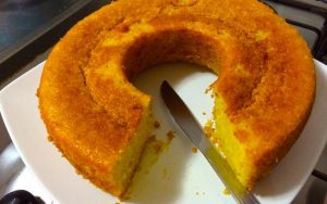 Bolo de milho de lata no liquidificador