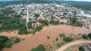 Transferência de recursos fundo a fundo beneficia municípios atingidos por desastres naturais no RS