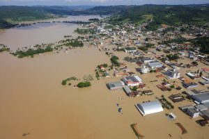 Governo de SC pede agilidade para ajuda em cidades afetadas pelas chuvas