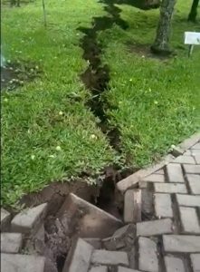 Bairro de Gramado, na Serra Gaúcha, é evacuado após surgimento de rachadura no solo
